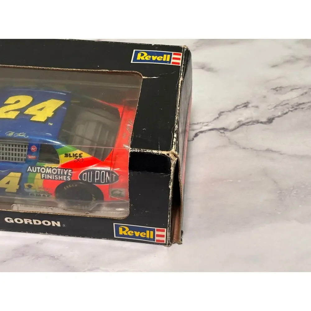 Revell Jeff Gordon 1996 1/24 Car DuPont Chevrolet Nascar Monte Carlo #24 New